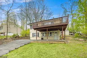 622 Succasunna Rd, Mount Arlington, NJ 07850 - Photo 5