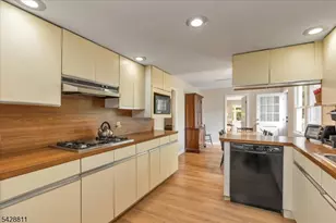 1075 Charles St, Mountainside, NJ 07092 - Photo 13