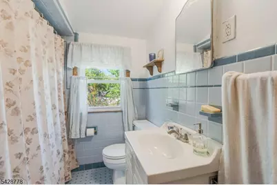 246 4th St, Dunellen, NJ 08812 - Photo 17