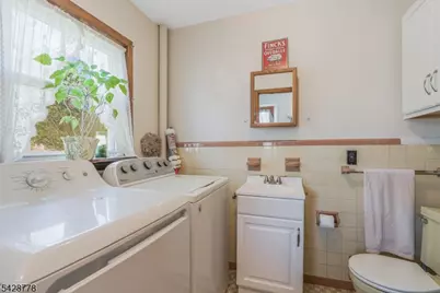 246 4th St, Dunellen, NJ 08812 - Photo 15