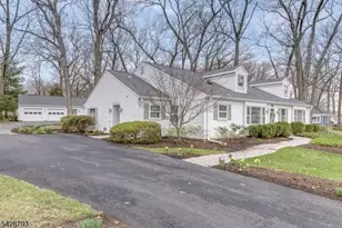 321 Sharon Way, Monroe Township, NJ 08831 - Photo 5