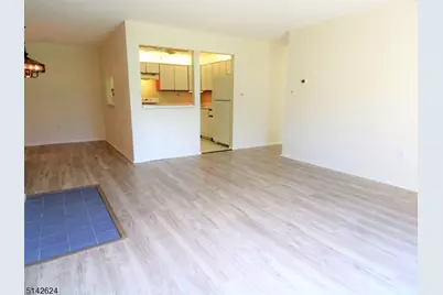 68 Crabapple Ln, Franklin Township, NJ 08823 - Photo 3