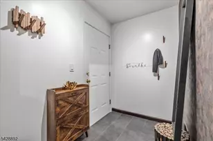 172 Potomac Dr, Bernards Township, NJ 07920 - Photo 3