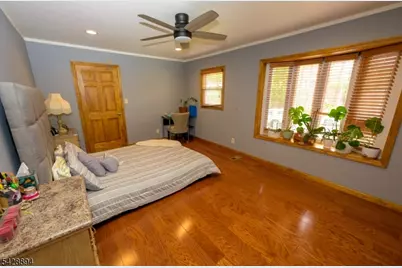 487 Macarthur Ave, Garfield, NJ 07026 - Photo 7