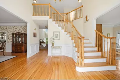 6 Wolfe Run Ct, Washington Township, NJ 07853 - Photo 3