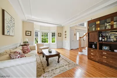 6 Wolfe Run Ct, Washington Township, NJ 07853 - Photo 5