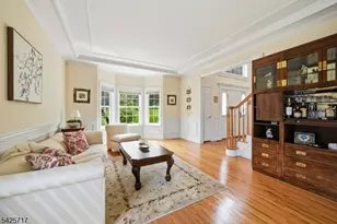 6 Wolfe Run Ct, Washington Township, NJ 07853 - Photo 5