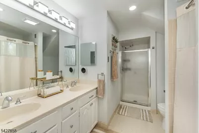 1B Yacenda Dr #B, Parsippany, NJ 07950 - Photo 15