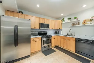 1B Yacenda Dr #B, Parsippany, NJ 07950 - Photo 9