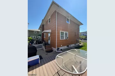511 E 2nd St, Bound Brook, NJ 08805 - Photo 11