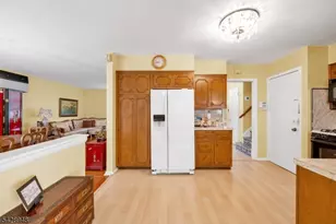 204 Tryon Pl, Paramus, NJ 07652 - Photo 13