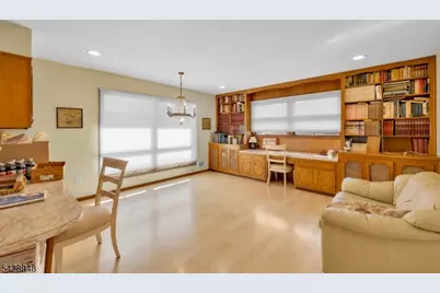 204 Tryon Pl, Paramus, NJ 07652 - Photo 15