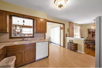 204 Tryon Pl, Paramus, NJ 07652 - Photo 11