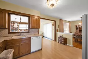 204 Tryon Pl, Paramus, NJ 07652 - Photo 11