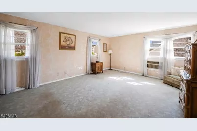 204 Tryon Pl, Paramus, NJ 07652 - Photo 23