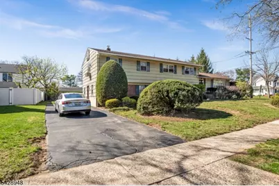 204 Tryon Pl, Paramus, NJ 07652 - Photo 3