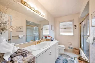 204 Tryon Pl, Paramus, NJ 07652 - Photo 19