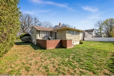 204 Tryon Pl, Paramus, NJ 07652 - Photo 29
