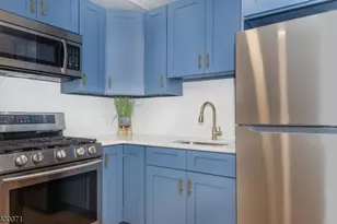 25 Henry St, Bloomfield, NJ 07003 - Photo 3