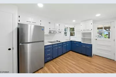 34 North St, Bloomsbury, NJ 08804 - Photo 3