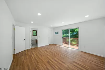 34 North St, Bloomsbury, NJ 08804 - Photo 5