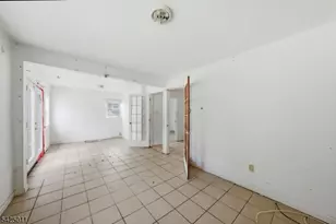 105 Berger St, Franklin Township, NJ 08873 - Photo 5