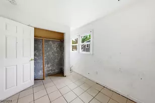 105 Berger St, Franklin Township, NJ 08873 - Photo 9