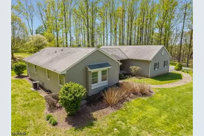 352 Bellis Rd, Holland Township, NJ 08804 - Photo 5