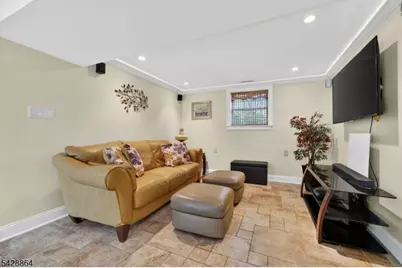 17 Lynn Ct, Hillsborough Township, NJ 08844 - Photo 23