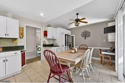 17 Lynn Ct, Hillsborough Township, NJ 08844 - Photo 13