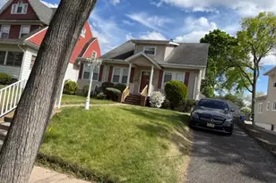305 Penfield Pl, Dunellen, NJ 08812 - Photo 1