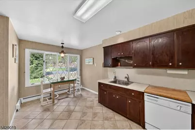 9 Duck Point Trl, Jefferson Township, NJ 07885 - Photo 11