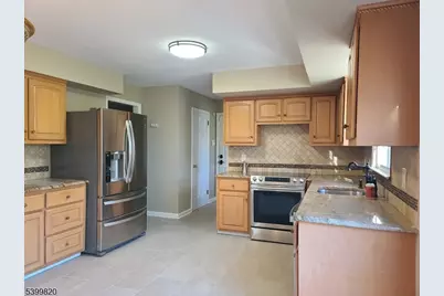 332 Rolling Knolls Way, Bridgewater, NJ 08807 - Photo 3
