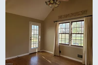 332 Rolling Knolls Way, Bridgewater, NJ 08807 - Photo 15