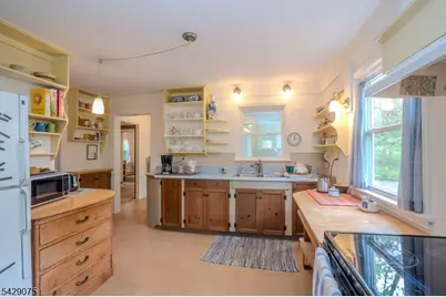 142 Spring Hill Rd, Montgomery Township, NJ 08558 - Photo 19