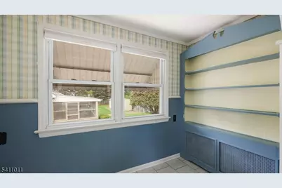 215 Fairfield Ave, Middlesex, NJ 08846 - Photo 11