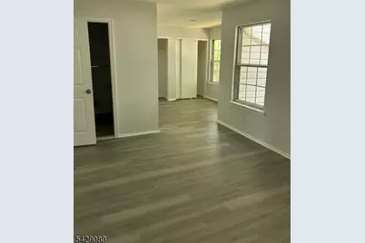 251 Hyde Park Rd, Franklin Township, NJ 08873 - Photo 13