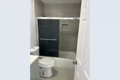 251 Hyde Park Rd, Franklin Township, NJ 08873 - Photo 15