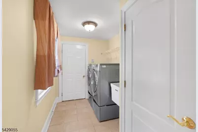 17 Carlisle Ct, Chester, NJ 07930 - Photo 27