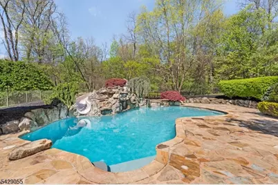 17 Carlisle Ct, Chester, NJ 07930 - Photo 7