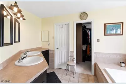 181 Glenwood Ave, Burlington Twp., NJ 08016 - Photo 9