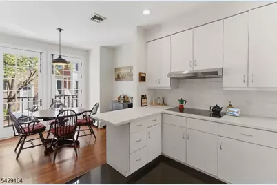26 Half Moon Isle, Jersey City, NJ 07305 - Photo 7