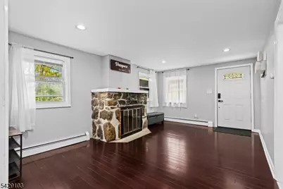 15 Mohican Ave, Roxbury Township, NJ 07850 - Photo 3