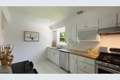221 Ayliffe Ave, Westfield, NJ 07090 - Photo 15