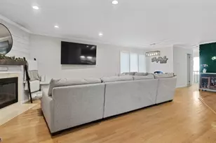 42 Triumph Ct, East Rutherford, NJ 07073 - Photo 5