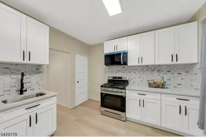 179 William St, East Orange, NJ 07017 - Photo 13
