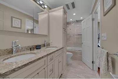 942 Liberty St, Belvidere, NJ 07823 - Photo 27