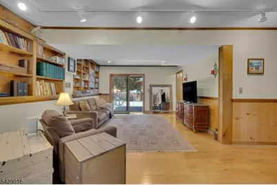 942 Liberty St, Belvidere, NJ 07823 - Photo 29