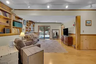 942 Liberty St, Belvidere, NJ 07823 - Photo 29