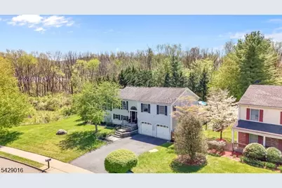 942 Liberty St, Belvidere, NJ 07823 - Photo 5